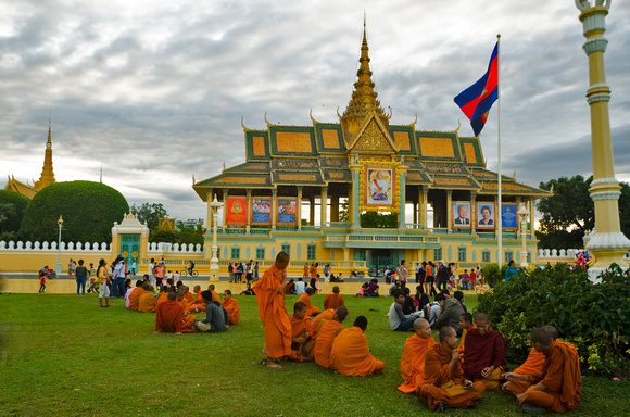 Monks in front of Palace