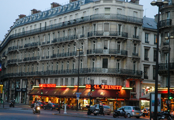 Parisan Cafe'