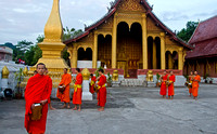 Monks at Wat Saen