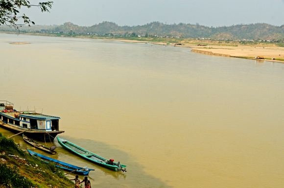 Chindwin river at Mawliek