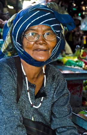 Old lady in Market