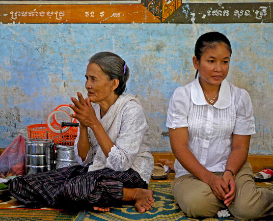 Elderly Mother with daughter at the Wat