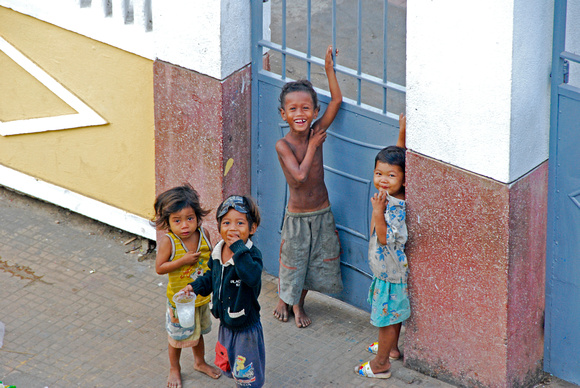 Kids in Battamabang